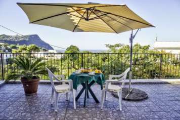 Hotel Villa Cimmentorosso - mese di Gennaio - Entrata Hotel Villa Cimmento Rosso-Forio-Isola d'Ischia